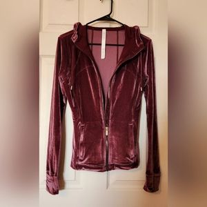 Lululemon Define Hooded Jacket *Velvet Garnet - size 6